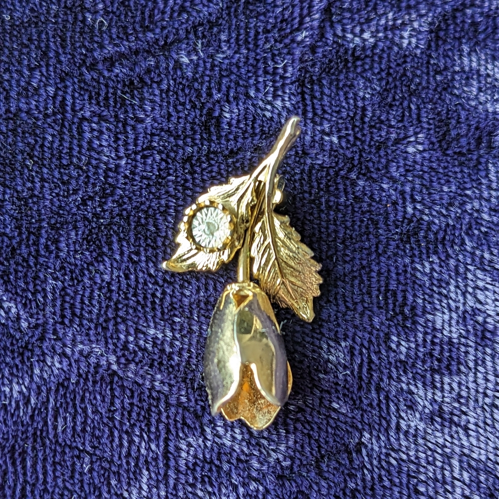 Vintage Gold Color Flower Pendant With 10K Gold (?) Diamond Enhancer